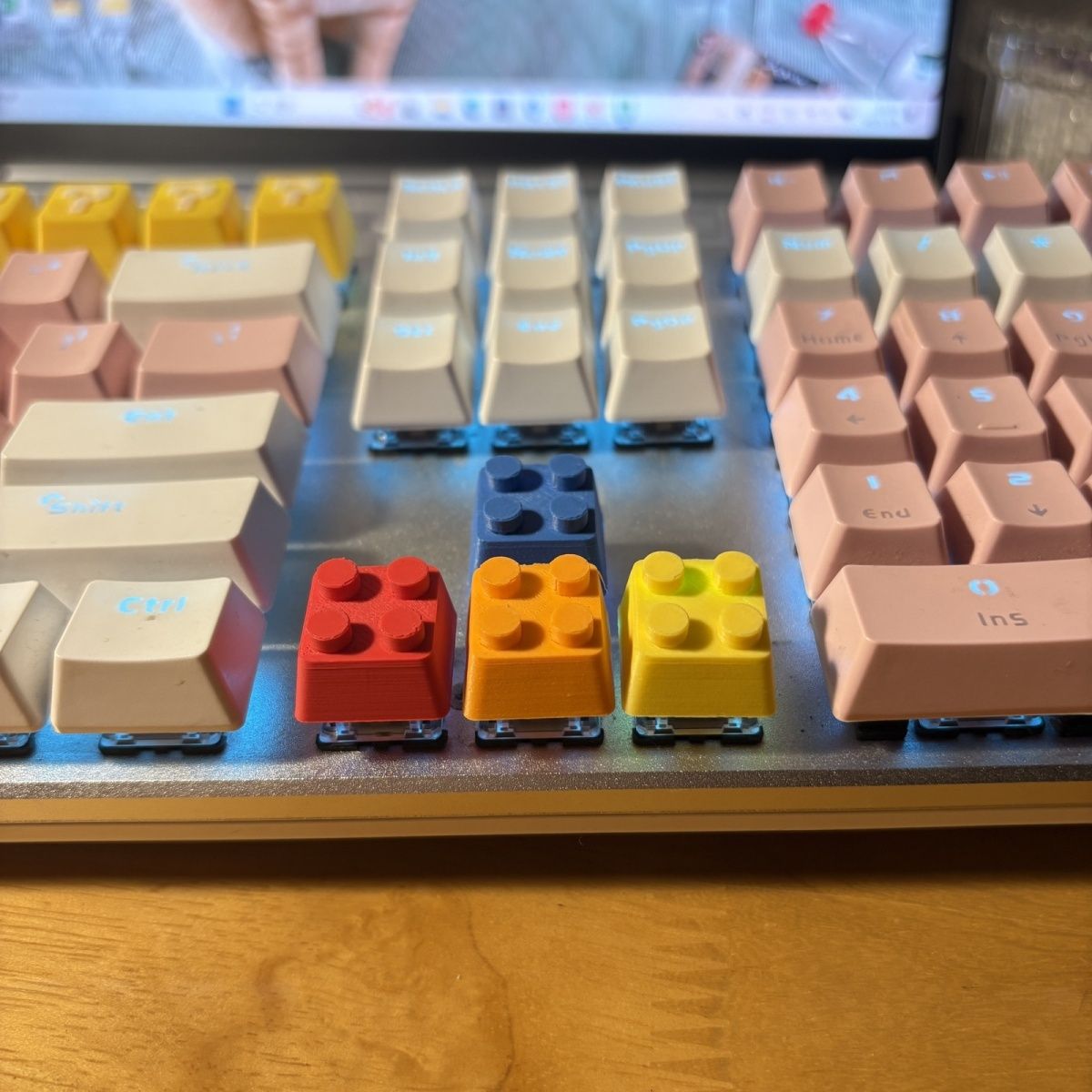 أغطية مفاتيح MX مطبوعة بتقنية  - مراجعة 3D Printing Keycaps وسعره